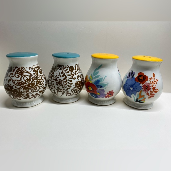 The Pioneer Woman Flea Market salt & pepper shakers - Picture 5 of 5